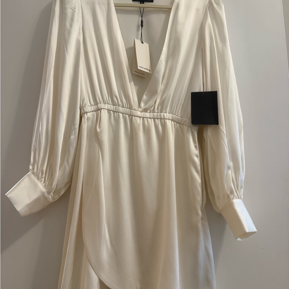 White RETROFETE long sleeve mini dress NEW with Tags - never worn